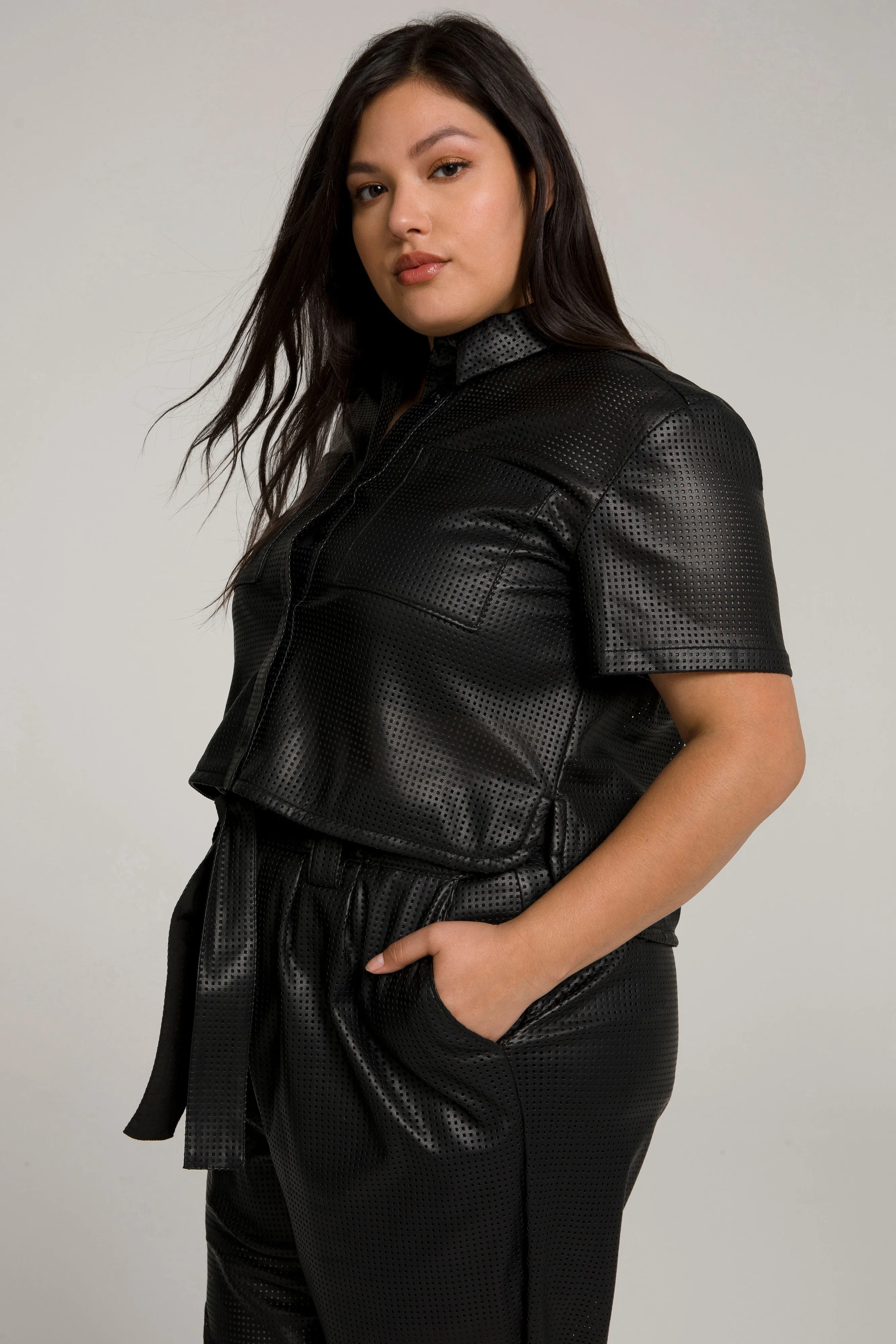 CINCHED CROP TUNIC | BLACK001