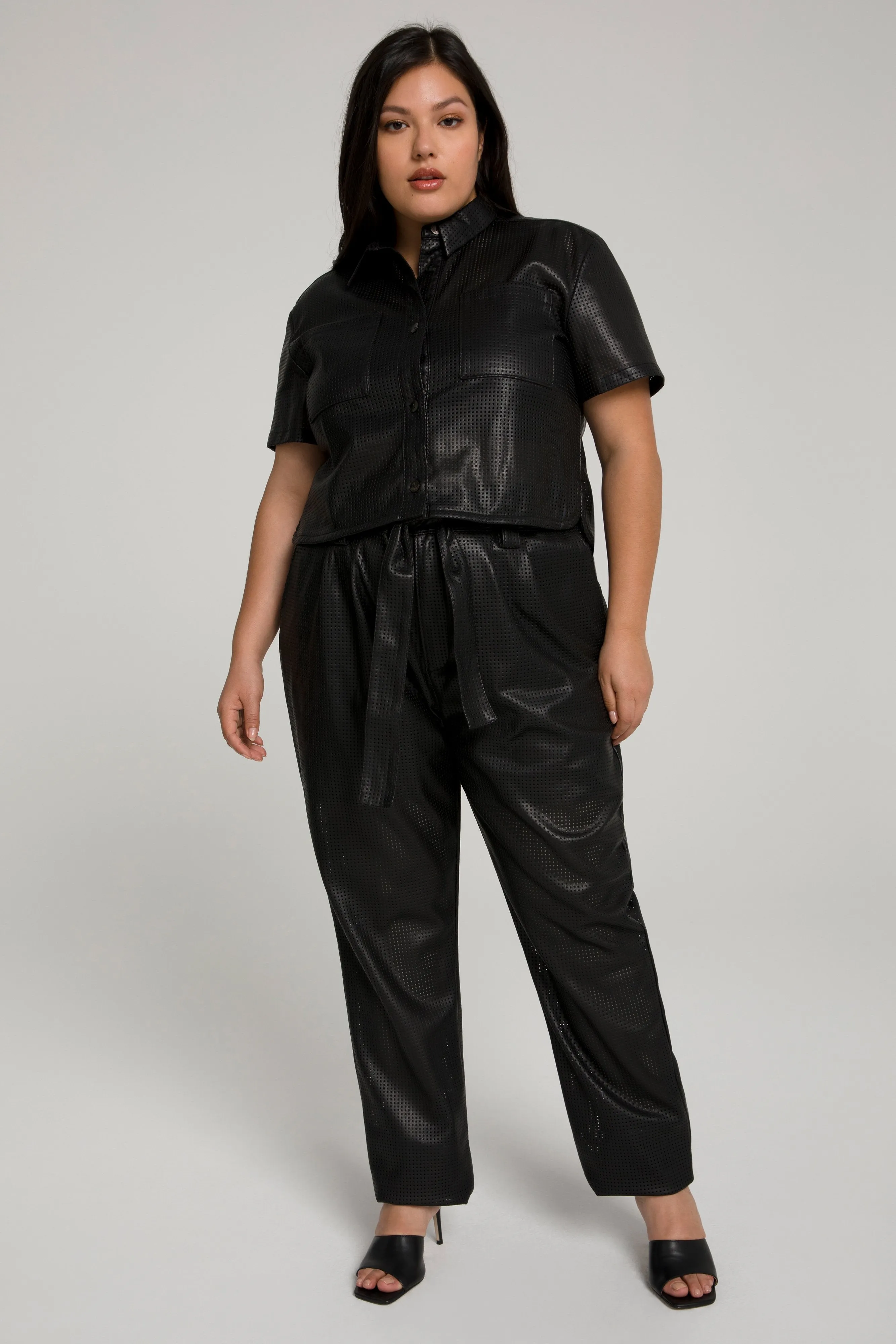 CINCHED CROP TUNIC | BLACK001
